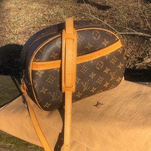 Authentic Louis Vuitton Blois Bag
